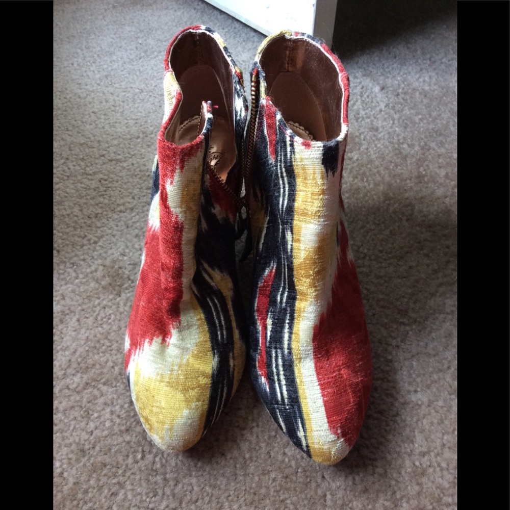 MISS ALBRIGHT ANKLE BOOTS SIZE 6 PRICE NEGOTIABLE